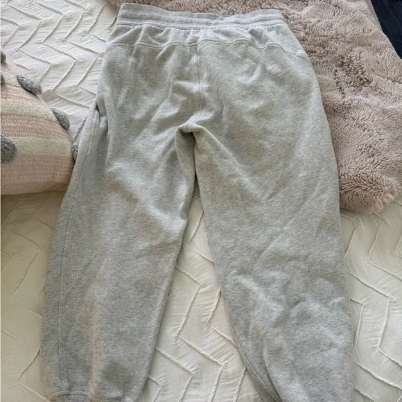 Lululemon scuba joggers great condition - Picture 6 of 7